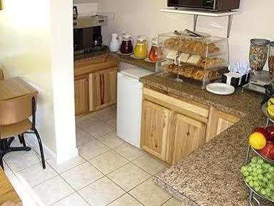 Rodeway Inn Lincoln I-93 Экстерьер фото